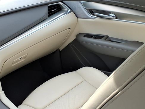 Certified 2023 Cadillac XT5 Premium Luxury w/ LPO, Floor Liner Package AWD/4WD image 10