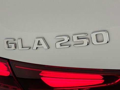 Certified 2026 Mercedes-Benz GLA 250 image 10