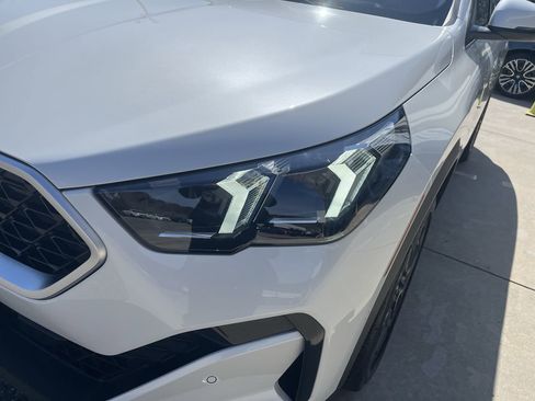 Used 2025 BMW X2 xDrive28i image 11