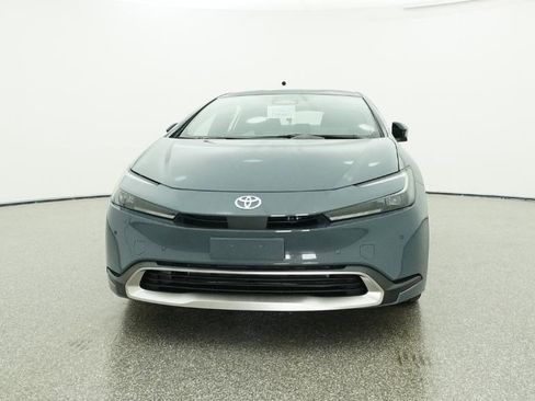 New 2026 Toyota Prius SE image 3