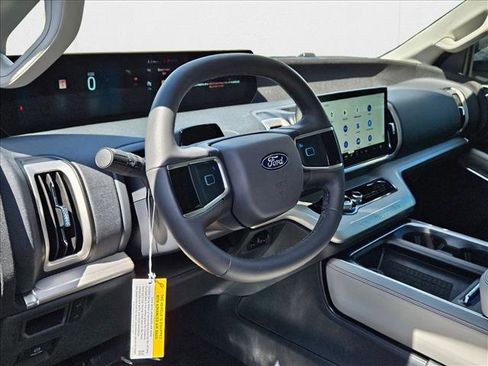 New 2025 Ford Expedition Active image 3