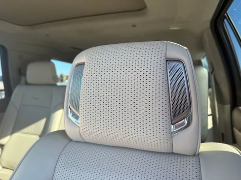 Certified 2025 Cadillac Escalade Premium Luxury Platinum w/ LPO, Floor Liner Package image 28