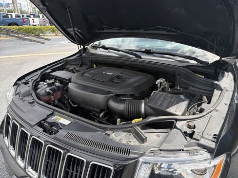 Used 2016 Jeep Grand Cherokee Limited AWD/4WD image 28