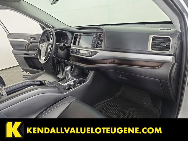 Used 2019 Toyota Highlander XLE w/ Protection Package #3 AWD/4WD image 30