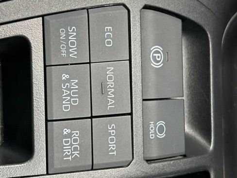 Used 2025 Toyota RAV4 LE AWD/4WD image 31