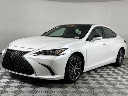 Used 2025 Lexus ES 350 w/ Premium Package FWD image 2