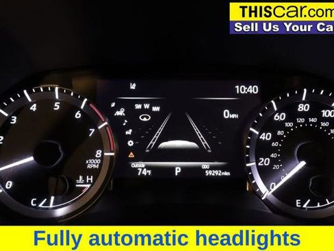 Used 2023 Toyota Highlander XLE FWD image 14