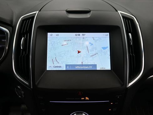 Used 2019 Ford Edge Titanium w/ Cold Weather Package AWD/4WD image 11