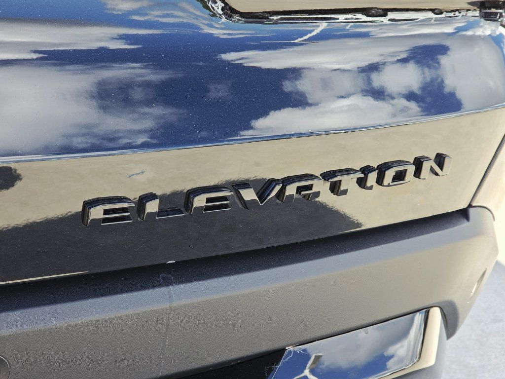 Used 2025 GMC Terrain Elevation w/ Black Edition AWD/4WD image 9