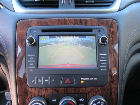 Used 2014 Chevrolet Traverse LT image 22