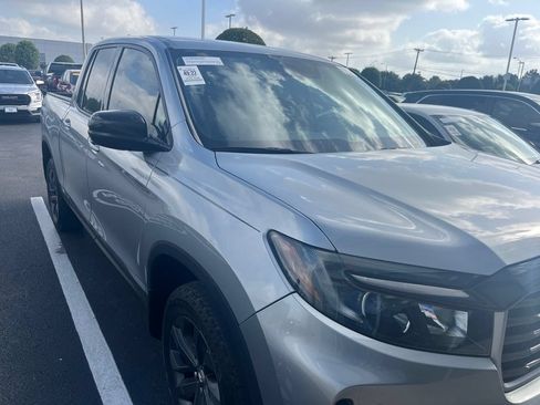 Used 2023 Honda Ridgeline Sport image 3