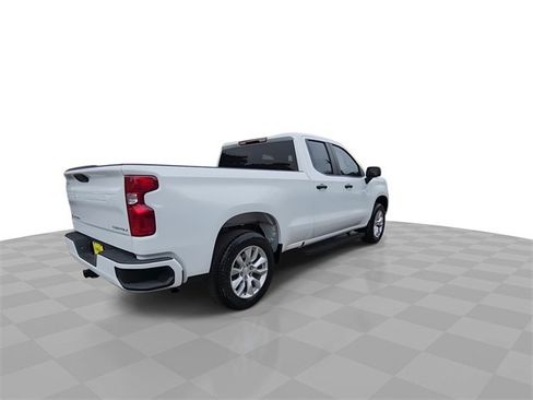 Used 2025 Chevrolet Silverado 1500 Custom image 8