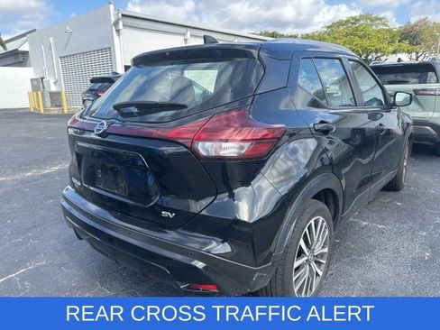 Used 2021 Nissan Kicks SV image 4