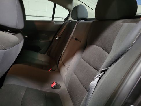 Used 2016 Chevrolet Cruze LT FWD image 9