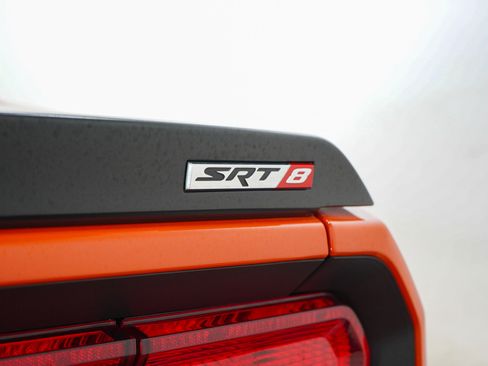 Used 2009 Dodge Challenger SRT8 RWD image 14