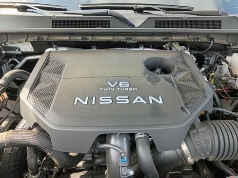 Used 2025 Nissan Armada SV AWD/4WD image 16