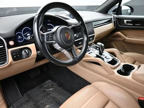 Used 2020 Porsche Cayenne AWD/4WD image 8
