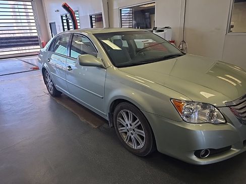 Used 2008 Toyota Avalon XLS FWD image 1