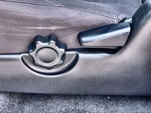 Used 2019 Toyota Tacoma TRD Off-Road w/ Technology Package image 31