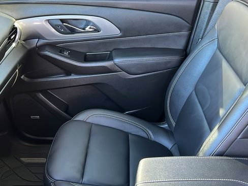 Certified 2023 Chevrolet Traverse LT w/ LT Premium Package image 21
