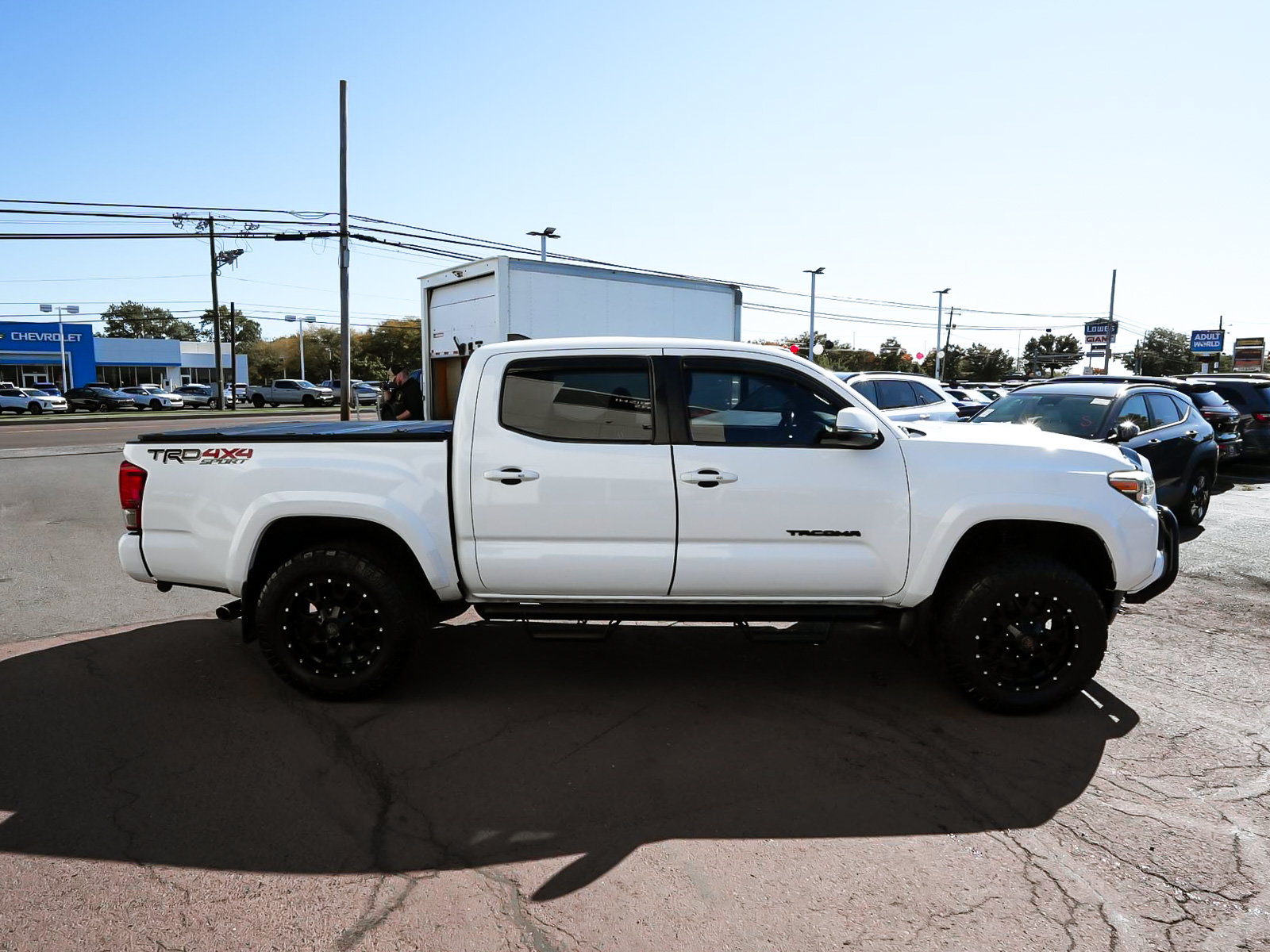 Used 2016 Toyota Tacoma TRD Sport w/ Towing Package AWD/4WD image 7