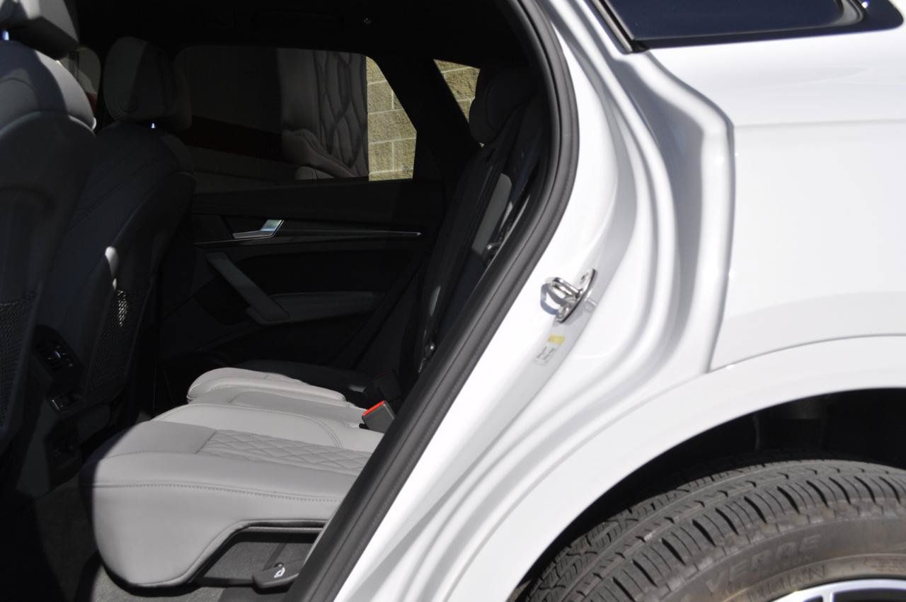 Used 2024 Audi SQ5 Prestige AWD/4WD image 18