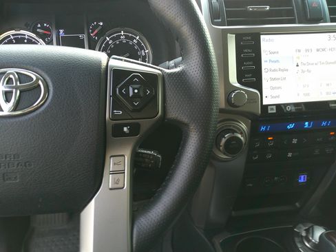 Used 2024 Toyota 4Runner Limited image 21