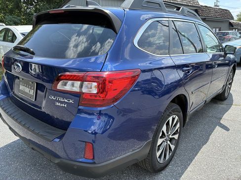 Used 2017 Subaru Outback 3.6R Limited AWD/4WD image 4