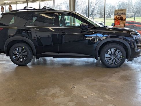 New 2026 Nissan Pathfinder SV image 4