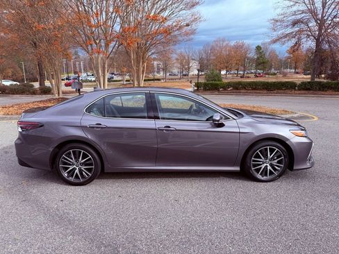 Used 2024 Toyota Camry XLE image 13