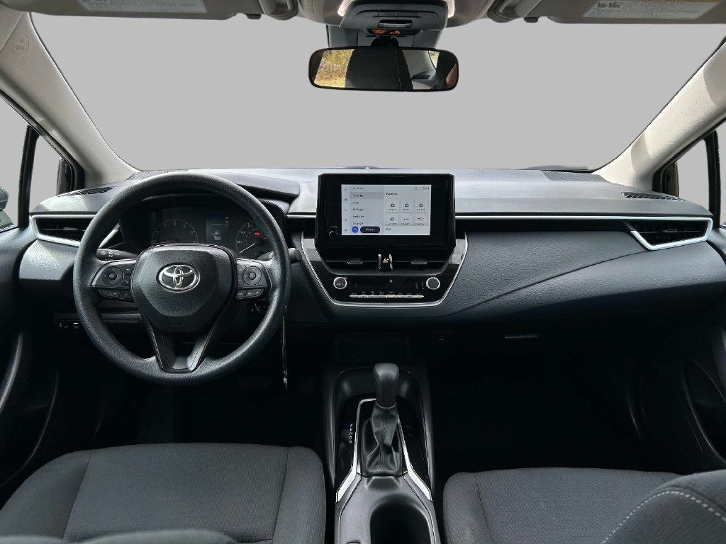 Used 2025 Toyota Corolla LE FWD image 19