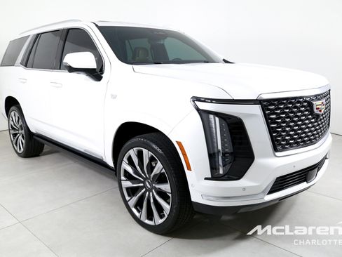 Used 2025 Cadillac Escalade Premium Luxury w/ Touring Package image 3