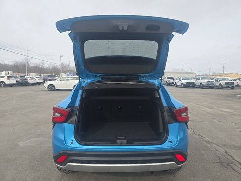 Used 2025 Chevrolet Trax LT w/ Driver Confidence Package image 9