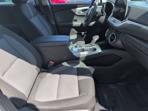 Used 2025 Chevrolet Blazer LT FWD image 30