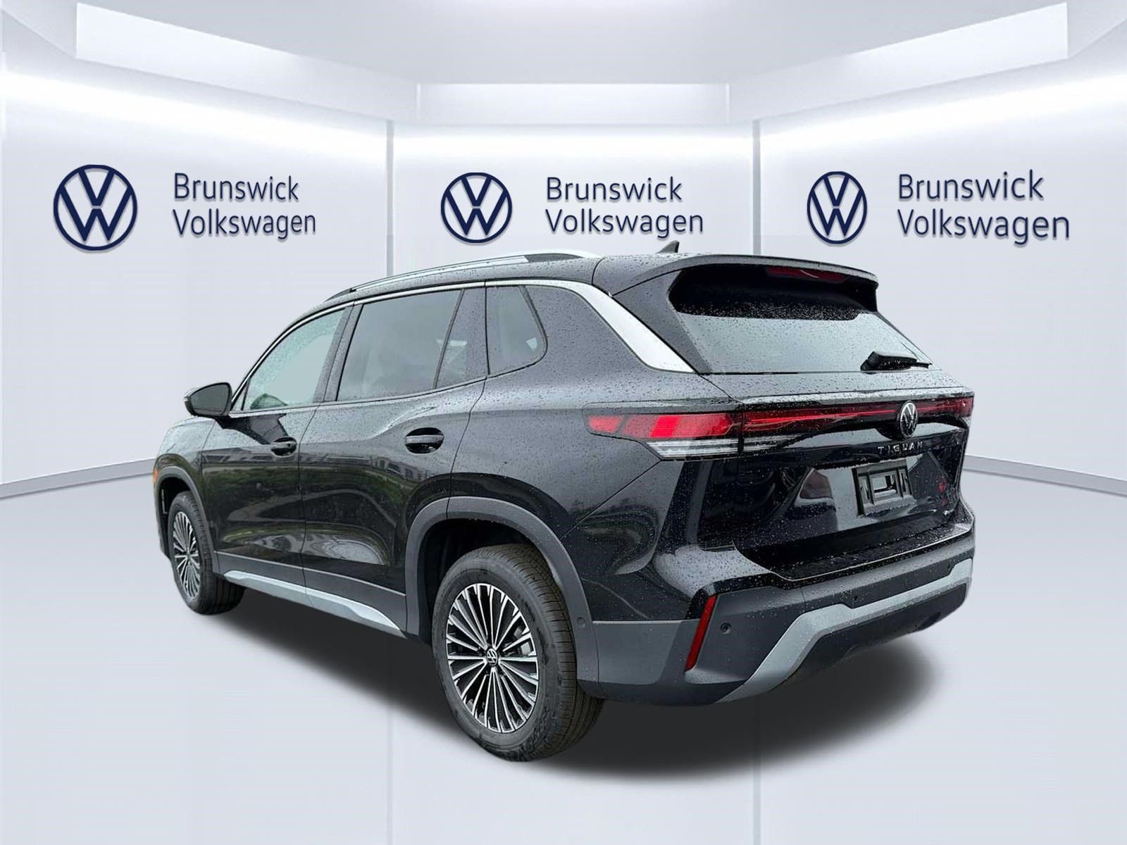 New 2026 Volkswagen Tiguan S AWD/4WD image 4