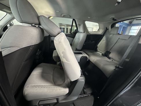 Used 2023 Honda Pilot LX image 32