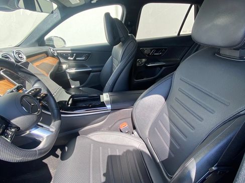 Used 2023 Mercedes-Benz GLC 300 image 6