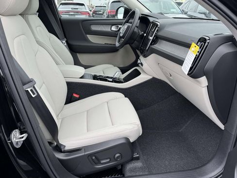 New 2026 Volvo XC40 B5 Ultra w/ Protection Package Premier AWD/4WD image 13