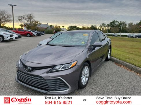 Used 2023 Toyota Camry LE image 1