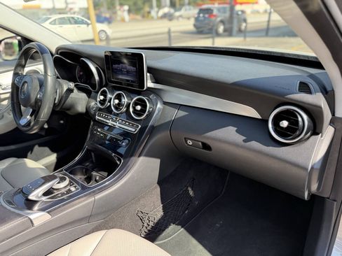 Used 2015 Mercedes-Benz C 300 4MATIC Sedan image 26