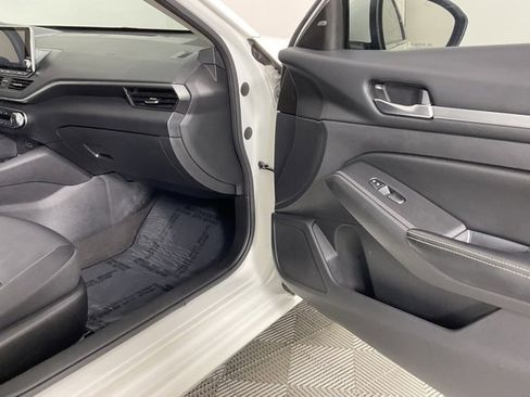 Used 2022 Nissan Altima 2.5 SV image 17