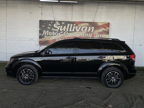 Used 2018 Dodge Journey SE w/ Popular Equipment Group image 2