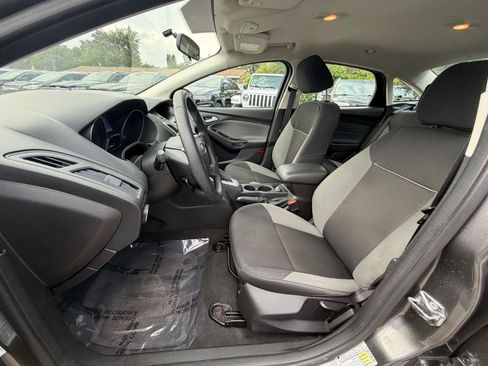 Used 2014 Ford Focus SE FWD image 9
