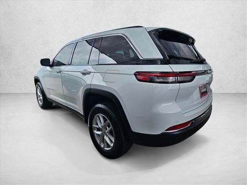 Used 2025 Jeep Grand Cherokee Laredo X RWD image 6