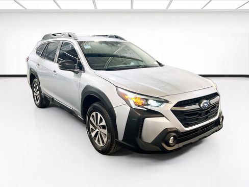 Used 2024 Subaru Outback Premium image 3