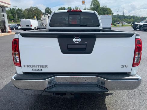 Used 2019 Nissan Frontier SV RWD image 6