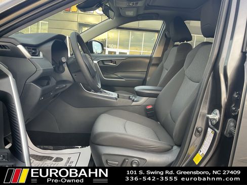 Used 2024 Toyota RAV4 XLE w/ Convenience Package image 7