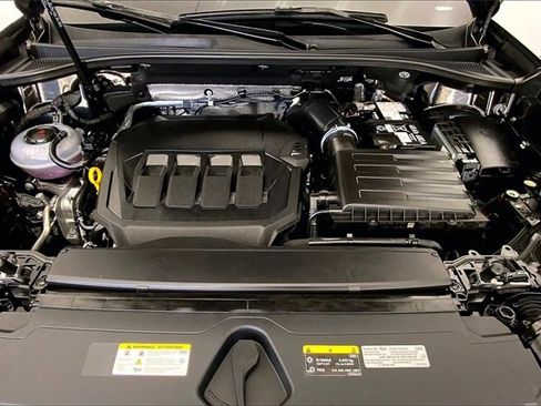 Certified 2025 Audi Q3 2.0T Premium image 10