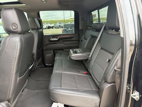 Used 2024 GMC Sierra 2500 Denali w/ Denali Reserve Package AWD/4WD image 3