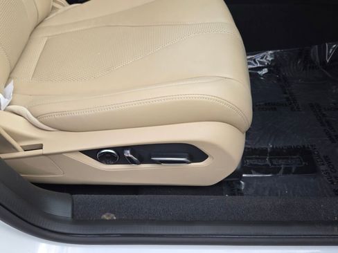 Used 2022 Acura TLX w/ Technology Package image 7